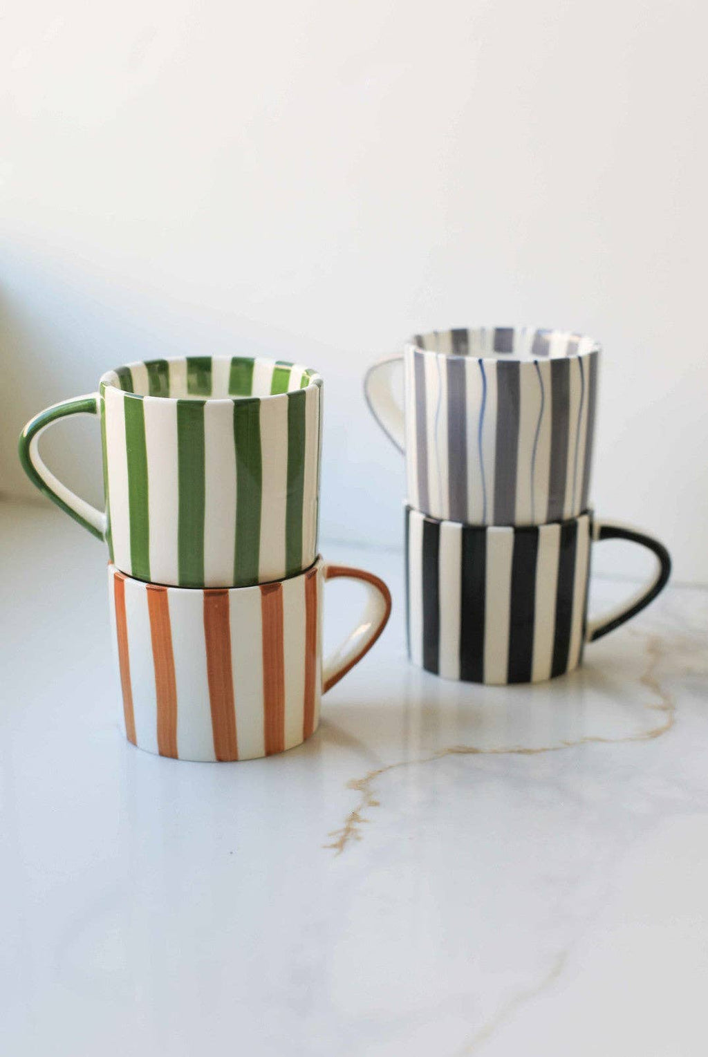 Simple Striped Mugs: Brown