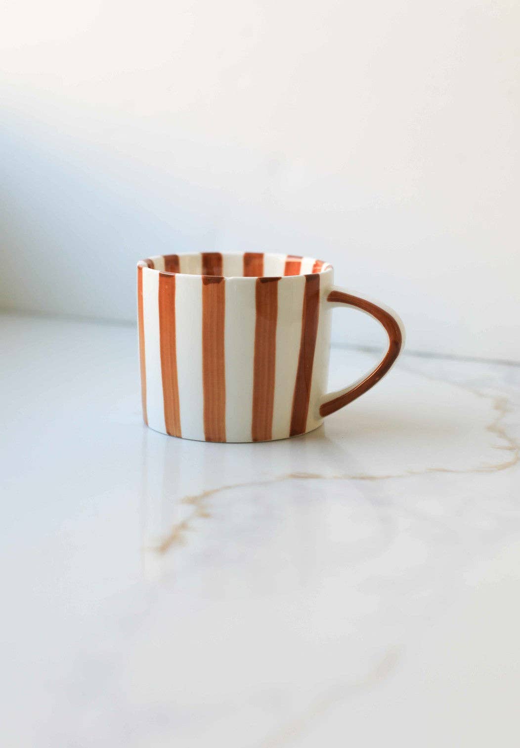 Simple Striped Mugs: Brown