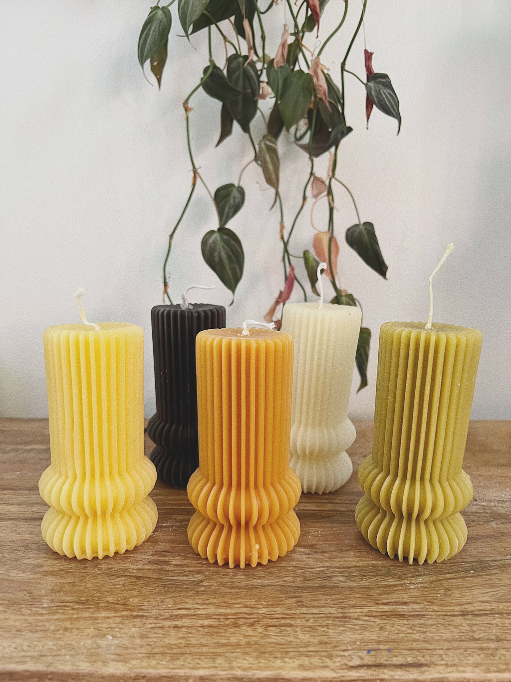 Fluted pillar candle no.3: Ivory