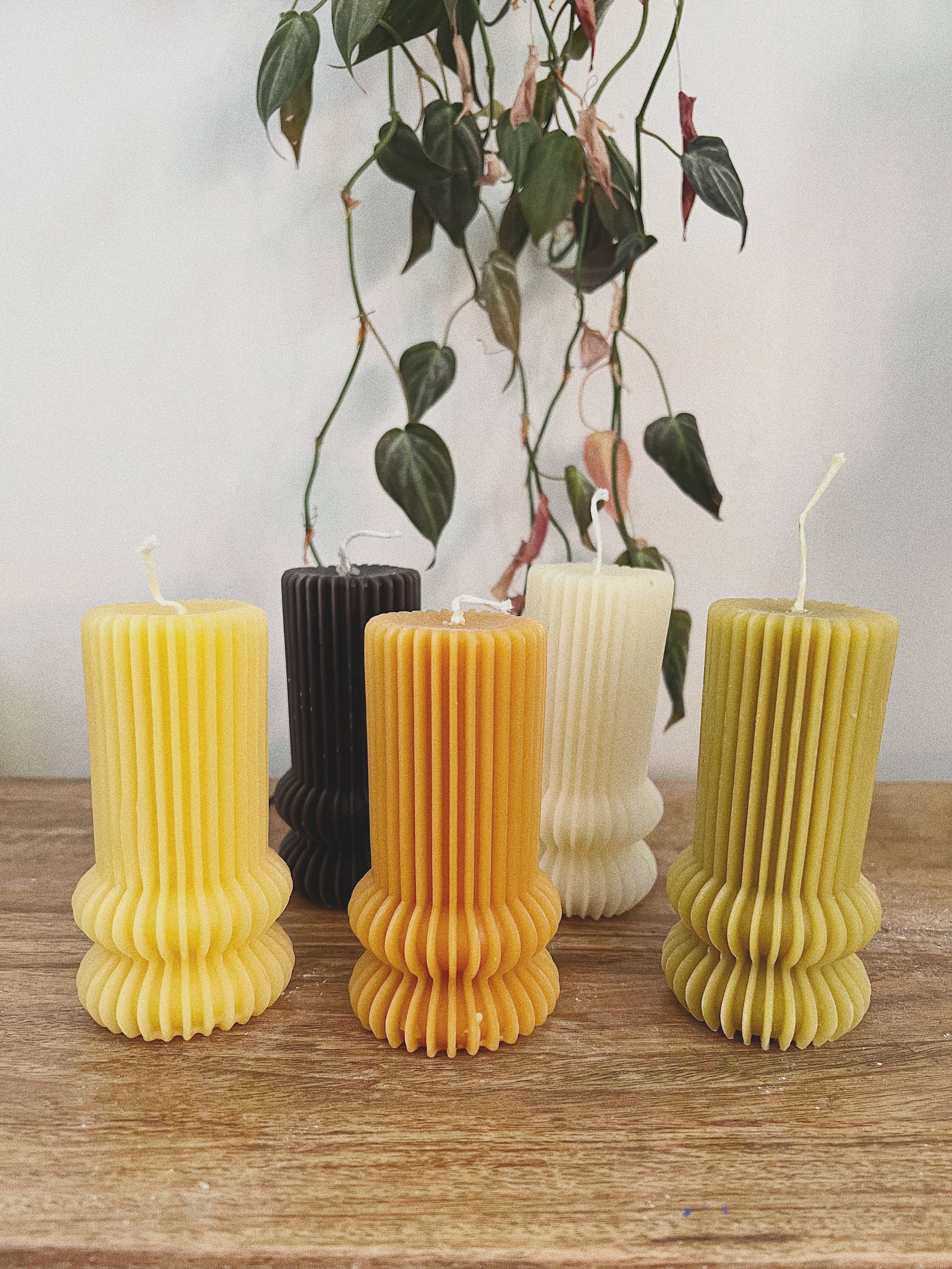 Fluted pillar candle no.3: Natural beeswax